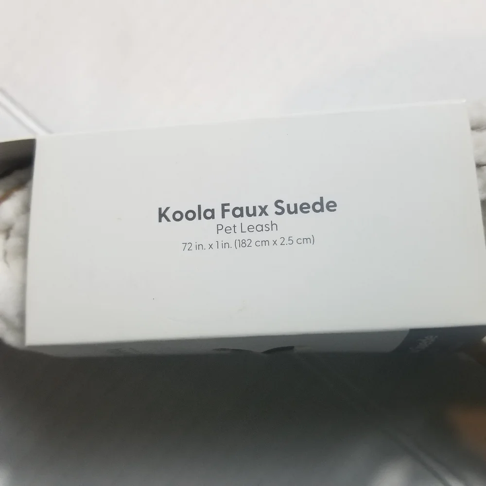 NWT KOOLABURRA BY UGG BROWN WITH WHITE SHERPA KOOLA FAUX SUEDE DOG LEASH